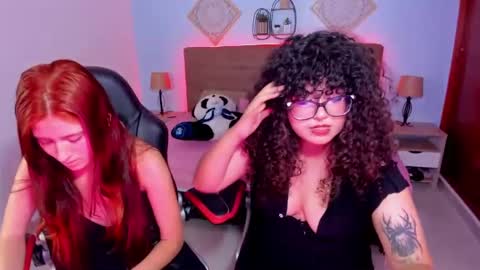 Snapshot of julieth_love_ chatting on 10-05-25, 10:40 Julieth online show from 10-05-25, 10:40