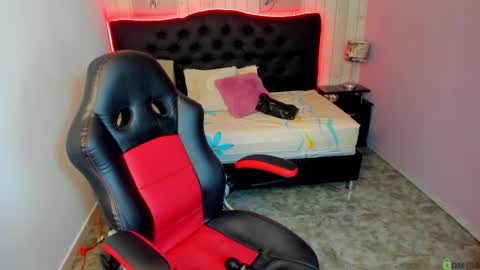 Julieth  online show from 11-04-25, 01:43