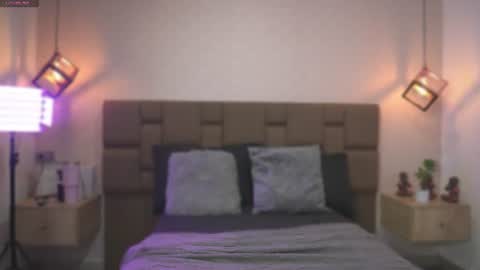 Snapshot of julieth_rojas chatting on 06-14-26, 04:36 julieth_rojas online show from 06-14-26, 04:36