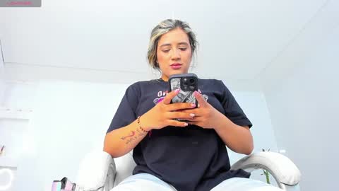 Julietha online show from 01-25-25, 03:09