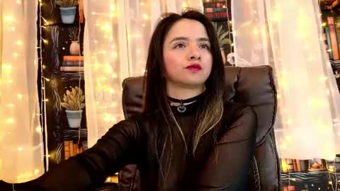 Snapshot of julietta__jackson chatting on 06-17-26, 11:16 Julietta Jackson online show from 06-17-26, 11:16