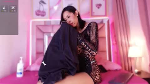 Snapshot of julietta_fox chatting on 03-24-26, 04:17 J U L L I E T A F O X online show from 03-24-26, 04:17