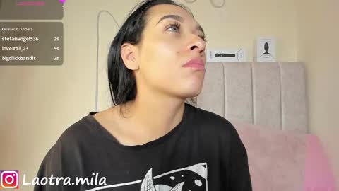 Snapshot of juliettaa_1 chatting on 11-18-25, 01:55 IG mila delux online show from 11-18-25, 01:55