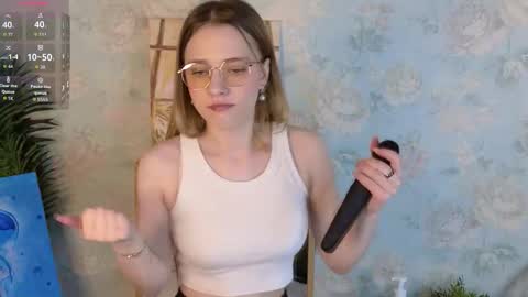 Mia online show from 02-05-26, 03:11