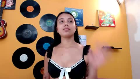 Snapshot of juliette18rose chatting on 05-17-26, 07:54 juliette18rose online show from 05-17-26, 07:54