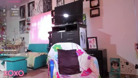 Snapshot of juliette_sweet05 chatting on 09-20-25, 06:53 juliette online show from 09-20-25, 06:53