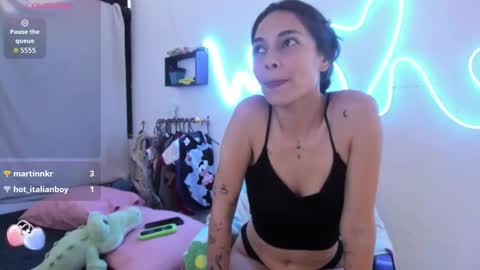 Snapshot of juliette_sweet05 chatting on 09-27-25, 12:59 juliette online show from 09-27-25, 12:59