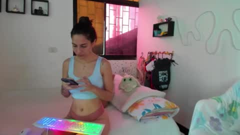 Snapshot of juliette_sweet05 chatting on 10-08-25, 02:36 juliette online show from 10-08-25, 02:36