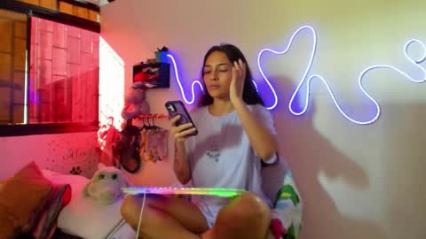 Snapshot of juliette_sweet05 chatting on 10-22-25, 08:52 juliette online show from 10-22-25, 08:52