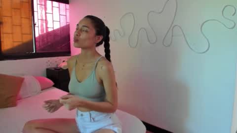 Snapshot of juliette_sweet05 chatting on 11-07-25, 03:45 juliette online show from 11-07-25, 03:45