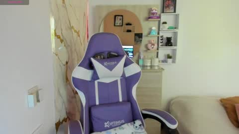 Snapshot of juliette_sweet05 chatting on 05-13-26, 04:37 juliette online show from 05-13-26, 04:37