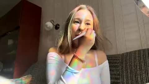 Snapshot of juliettegussow chatting on 07-03-26, 12:44 Adele online show from 07-03-26, 12:44