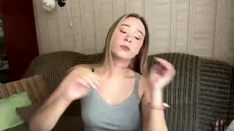Snapshot of juliettegussow chatting on 08-05-26, 12:41 Adele online show from 08-05-26, 12:41