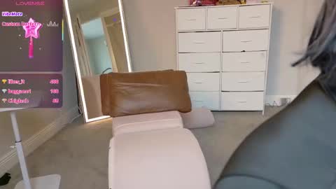 Julie online show from 02-27-26, 04:18