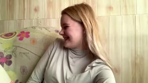 Snapshot of juligwartney chatting on 06-29-26, 03:12 Malin online show from 06-29-26, 03:12