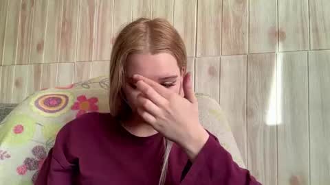 Snapshot of juligwartney chatting on 06-30-26, 03:13 Malin online show from 06-30-26, 03:13
