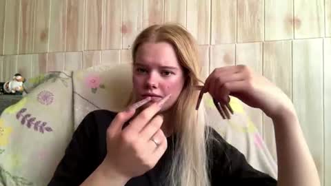 Snapshot of juligwartney chatting on 07-04-26, 07:14 Malin online show from 07-04-26, 07:14