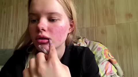 Snapshot of juligwartney chatting on 07-07-26, 01:48 Malin online show from 07-07-26, 01:48