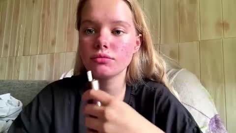 Snapshot of juligwartney chatting on 07-29-26, 06:44 Malin online show from 07-29-26, 06:44