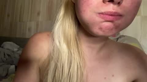 Snapshot of juligwartney chatting on 07-30-26, 07:02 Malin online show from 07-30-26, 07:02