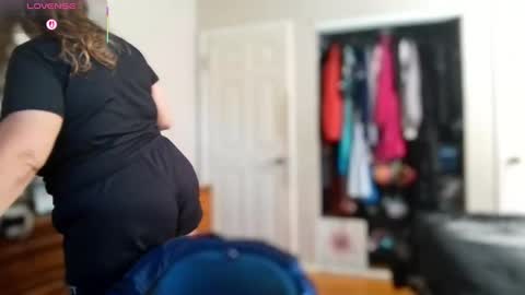 Juli Monroe online show from 09-18-25, 03:03