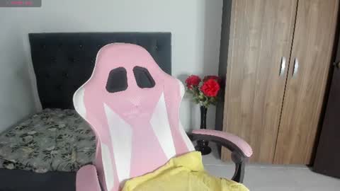 Snapshot of juline_smithh chatting on 07-12-26, 11:45 Juline Smith online show from 07-12-26, 11:45