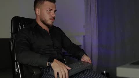 JULiUS   online show from 09-09-25, 06:29