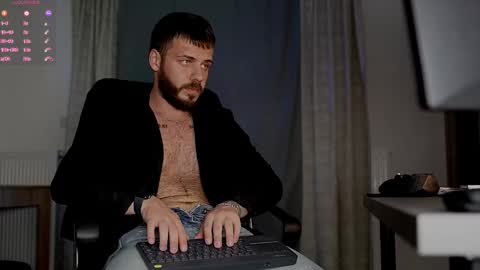 JULiUS   online show from 10-28-25, 09:06