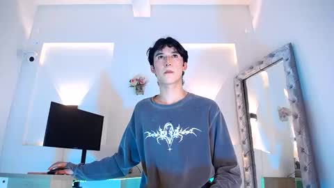 Snapshot of jullian_ricci chatting on 05-22-26, 07:30 jullian online show from 05-22-26, 07:30