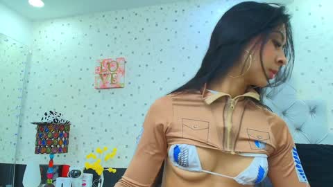 Julieta Reyes   online show from 01-31-25, 11:46