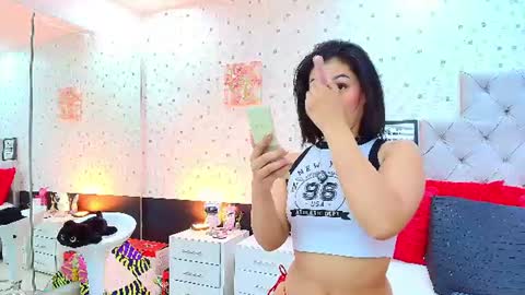 Snapshot of jullietareyes chatting on 06-22-26, 12:02 Julieta Reyes online show from 06-22-26, 12:02