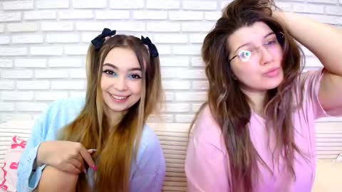 Snapshot of jullymood chatting on 02-19-26, 04:52 DoubleCherry online show from 02-19-26, 04:52