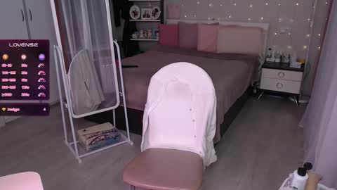 Julia online show from 11-05-25, 05:46