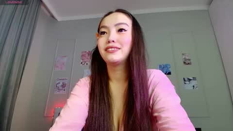Kira online show from 12-18-25, 07:42