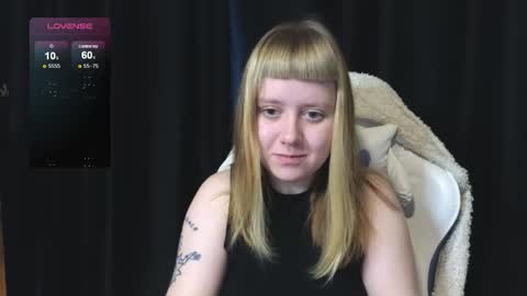 Snapshot of june_shy0 chatting on 11-23-25, 06:57 June online show from 11-23-25, 06:57