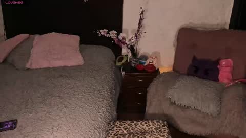 Snapshot of junee_ chatting on 03-02-25, 07:43 Maria online show from 03-02-25, 07:43