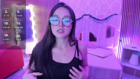 Snapshot of junelle_tay chatting on 12-14-25, 07:29 JUNELLE online show from 12-14-25, 07:29