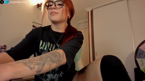 Snapshot of jungleofpandas chatting on 01-31-25, 04:25 Call me Sussy  online show from 01-31-25, 04:25