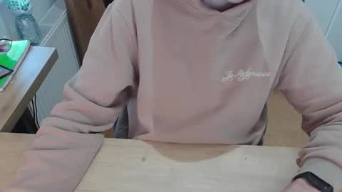 Snapshot of junk2711 chatting on 11-11-25, 01:44 junk2711 online show from 11-11-25, 01:44