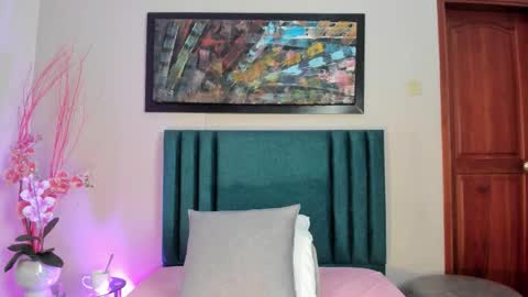 Jupiter Fox online show from 12-18-25, 01:00