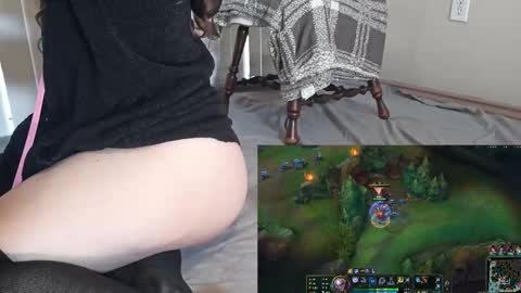 Snapshot of just0m chatting on 01-13-26, 07:52 Jommie online show from 01-13-26, 07:52