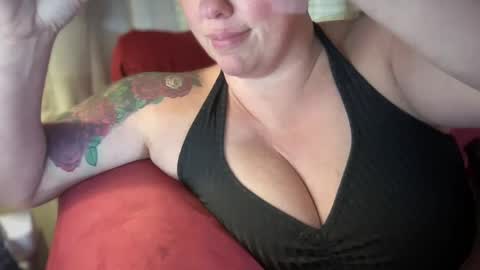 Flirty influncer online show from 12-25-24, 05:47