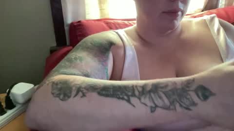 Flirty influncer online show from 10-17-25, 01:25