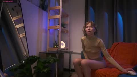 Snapshot of just_carrie chatting on 12-05-25, 11:30 Caroline but call me Carrie online show from 12-05-25, 11:30