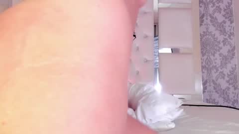 EMI  independent model  online show from 01-20-25, 01:39