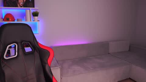 Snapshot of just_emmy chatting on 01-25-25, 04:45 just call me Emmy online show from 01-25-25, 04:45