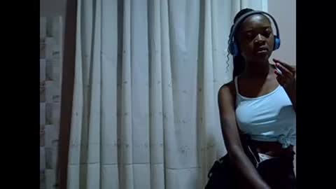 Snapshot of just_nuru chatting on 02-15-25, 08:43 just_nuru online show from 02-15-25, 08:43