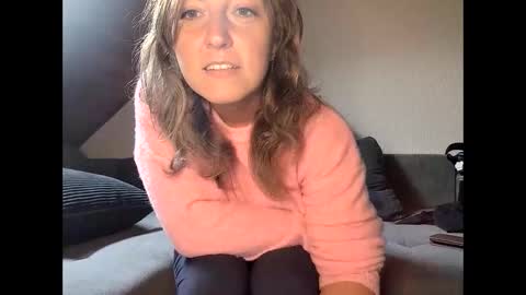 Snapshot of just_stunning chatting on 09-17-25, 07:21 Rosi and Paul online show from 09-17-25, 07:21