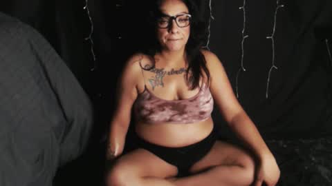 Layla online show from 03-26-26, 08:20