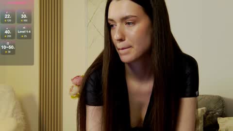 Snapshot of justbarbie_new_ chatting on 12-13-24, 07:53 Katarina online show from 12-13-24, 07:53